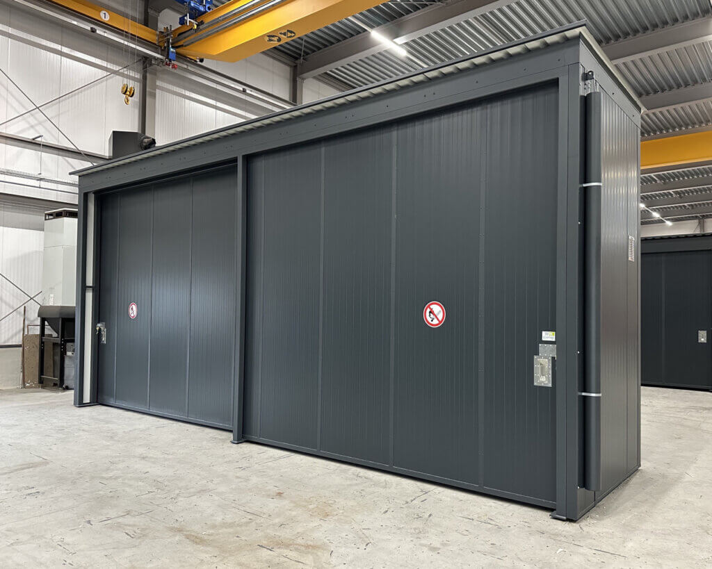 Brandwerende stellingcontainer voor chemiepallets