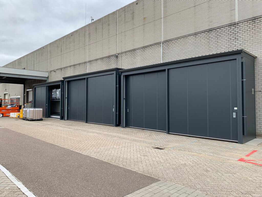 Drie brandwerende opslagcontainers voor Mora in Maastricht