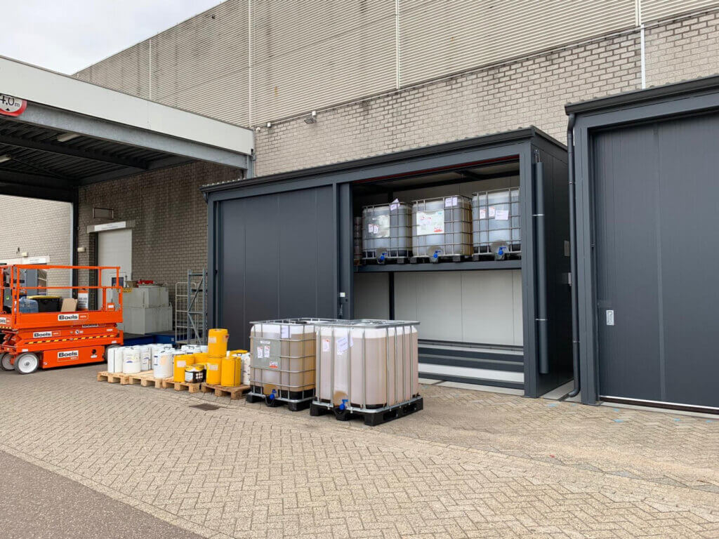 Drie brandwerende opslagcontainers voor Mora in Maastricht