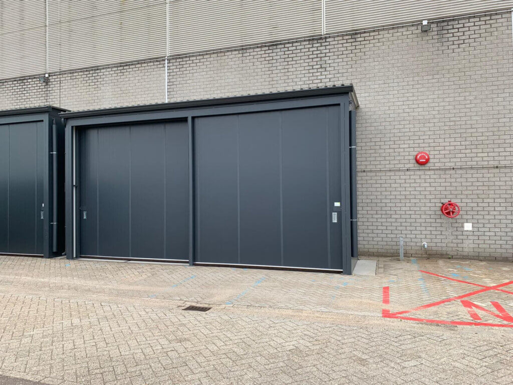 Drie brandwerende opslagcontainers voor Mora in Maastricht