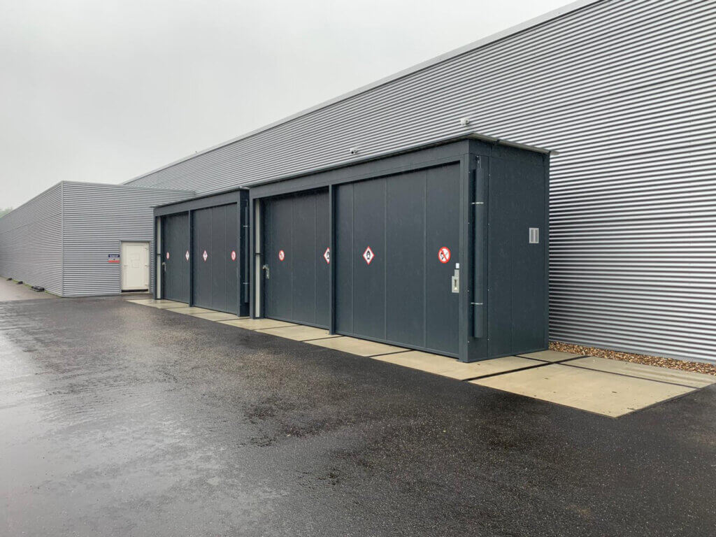 Drie stellingcontainers K40 IBC Fireguard voor NGP te Kerkrade