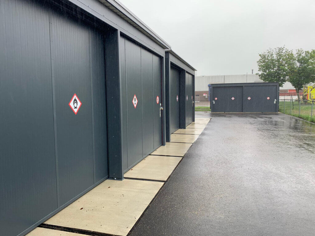 Drie stellingcontainers K40 IBC Fireguard voor NGP te Kerkrade