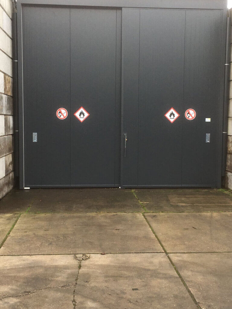 Opslagcontainer met 3 verdiepingen speciaal op maat gemaakt.