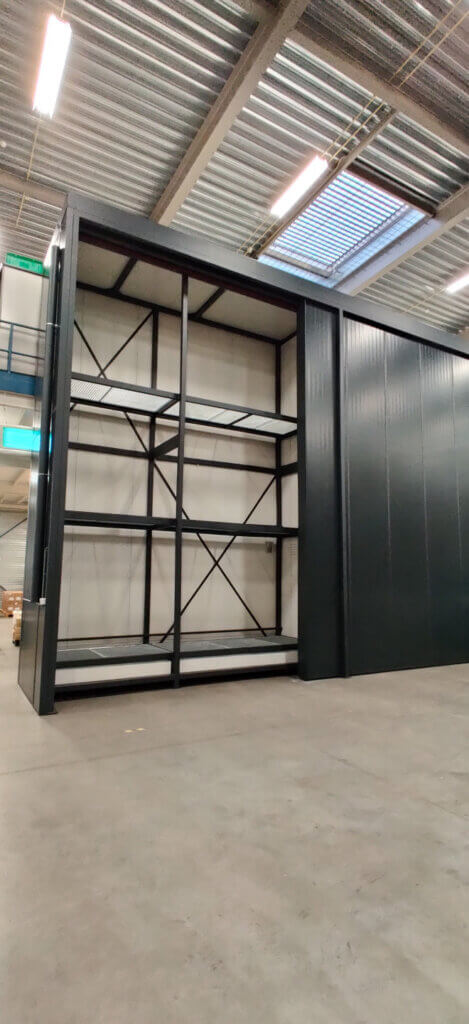 Twee brandwerende opslagcontainers type K80-3 euro 2C Fireguard voor EMCM B.V. te Nijmegen