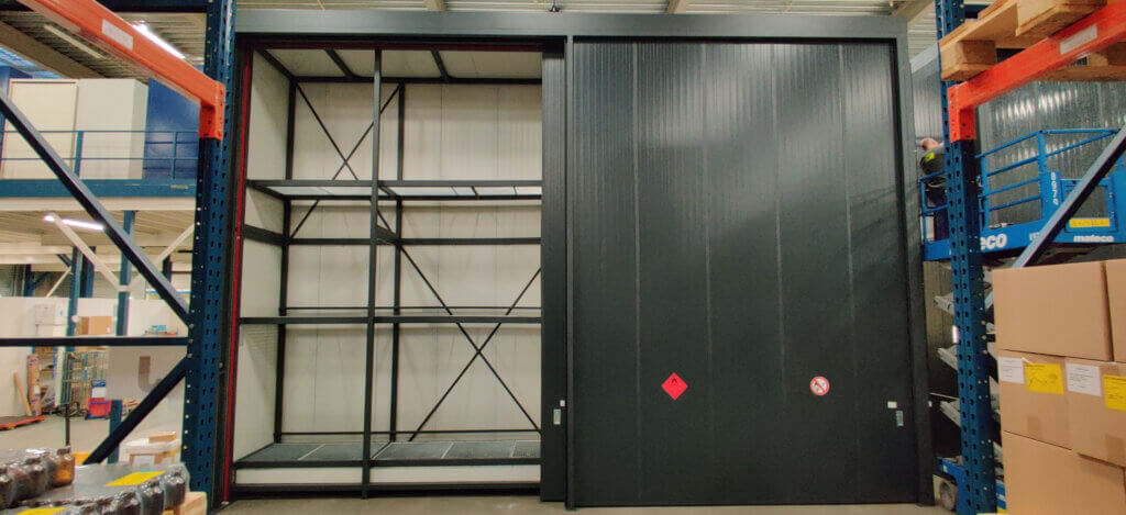 Twee brandwerende opslagcontainers type K80-3 euro 2C Fireguard voor EMCM B.V. te Nijmegen