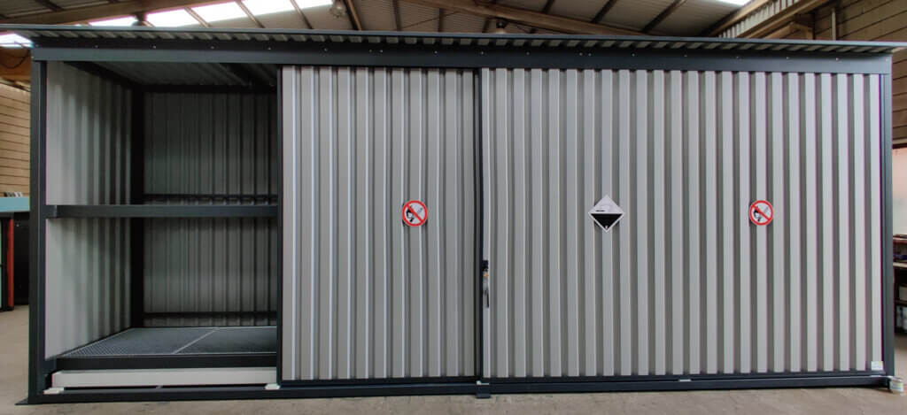 Twee enkelwandige opslagcontainers K40 chemie EW voor Rudico B.V. uit Eerbeek