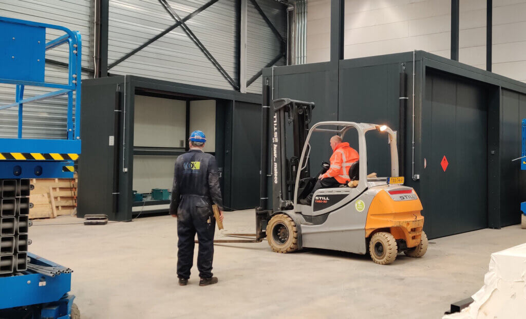 Vier K60 Euro 2C Fireguard stellingcontainers voor STAXS